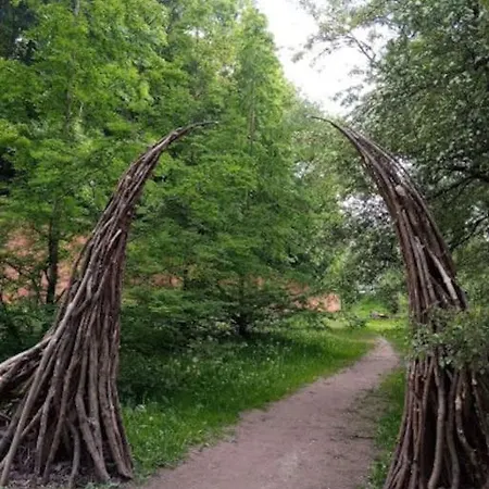 Spacious Apartment, Metro Gdansk, Zoliborz Apartamento *