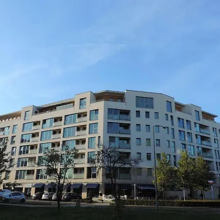 Spacious Apartment, Metro Gdansk, Zoliborz Appartamento