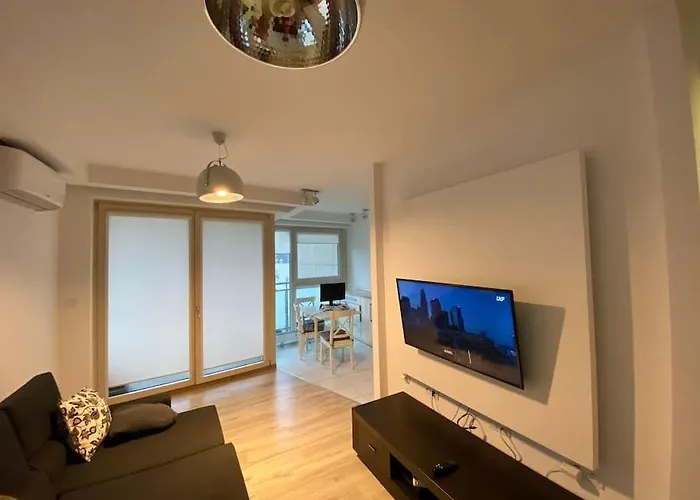 Spacious Apartment, Metro Gdansk, Zoliborz Lejlighed
